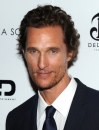 Matthew McConaughey: sex symbol di Hollywood con la mania del surf