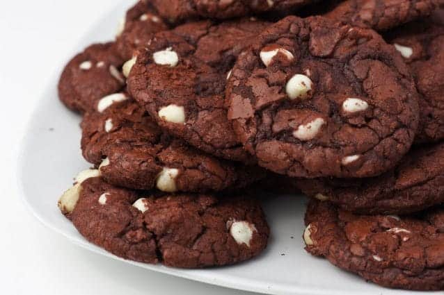 red velvet cookies la ricetta dei biscotti irresistibili e facili da preparare